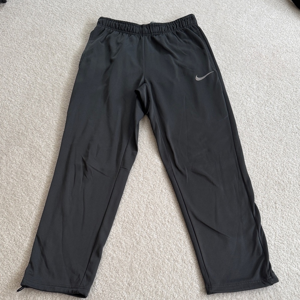 Nike Men's Charcoal Therma-Fit Sweatpants